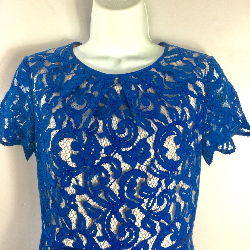 Adrianna Papell Scalloped Lace Dress Size 2 - Picture 4 of 9